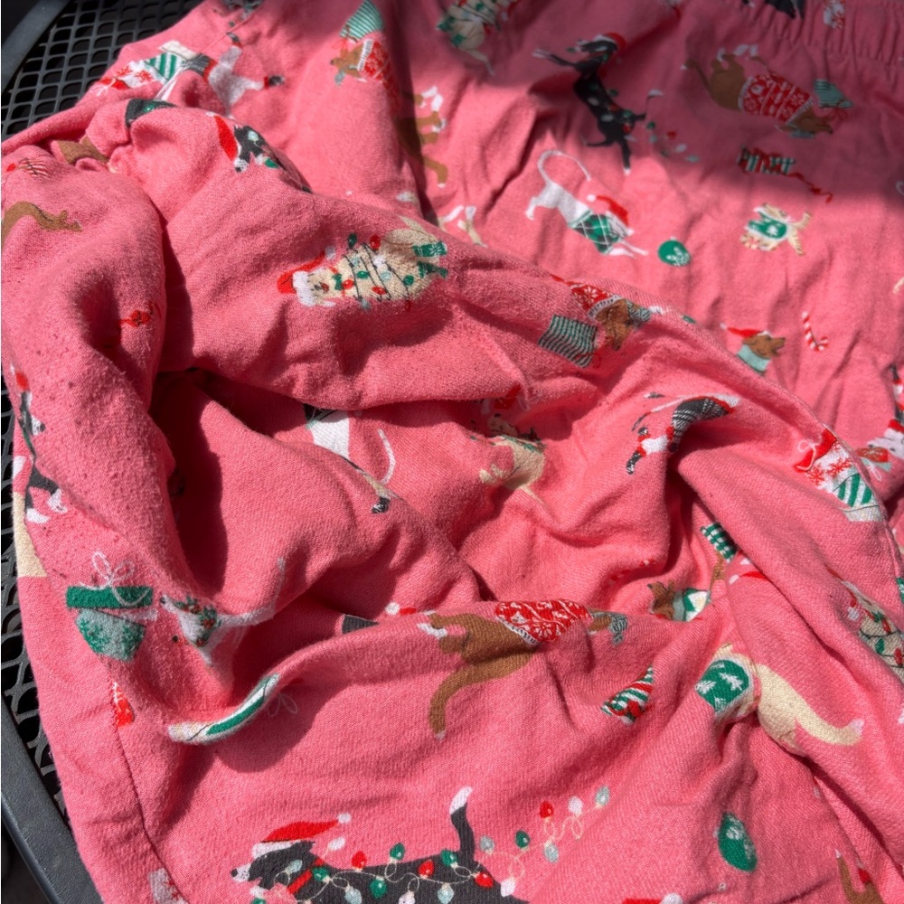 Old Navy Plus Women’s Pajama Bottoms in Festive Dog print Pink - Picture 2 of 4